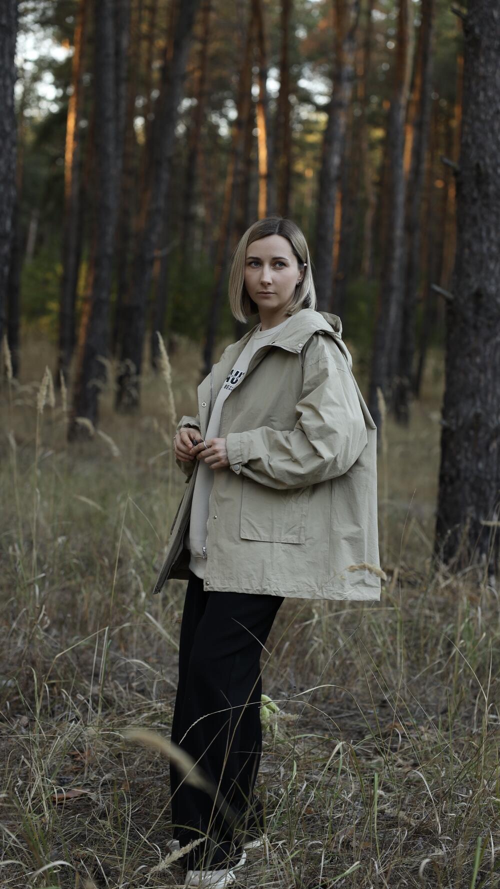 Вкорочений Тренч з накладними карманами Miss LAN Oversize, Бежевий