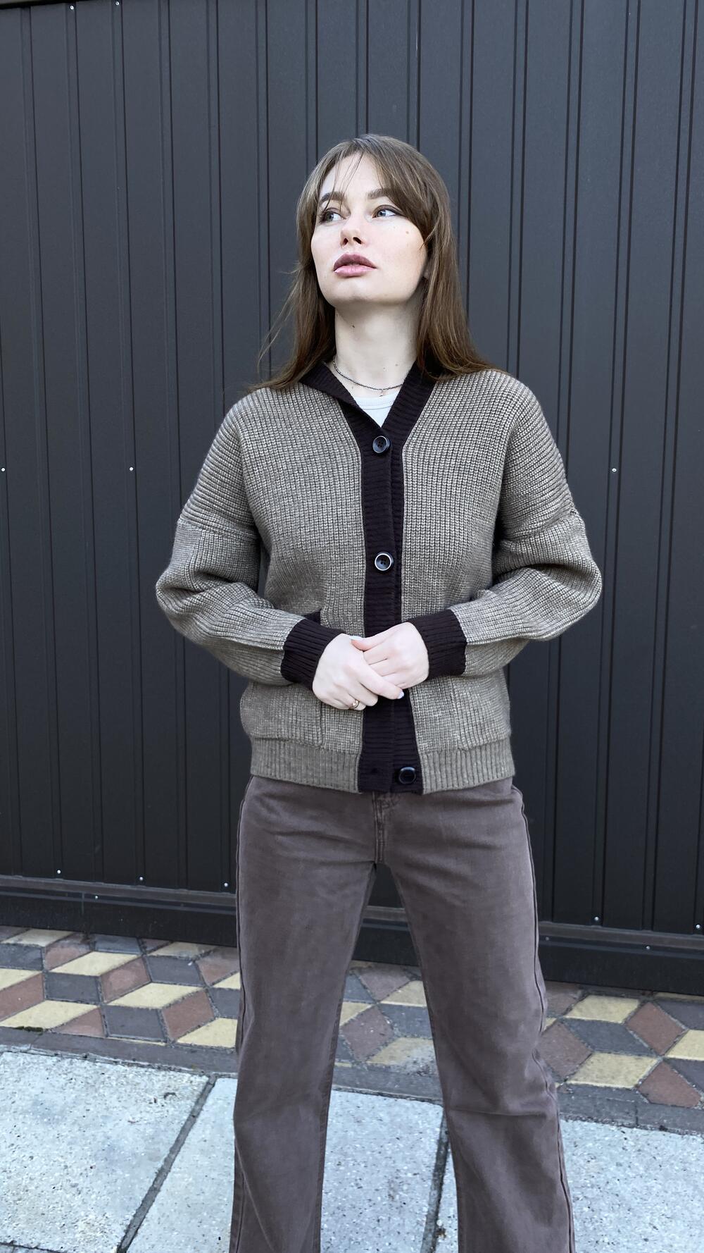 Кардиган з кишенями та капором 