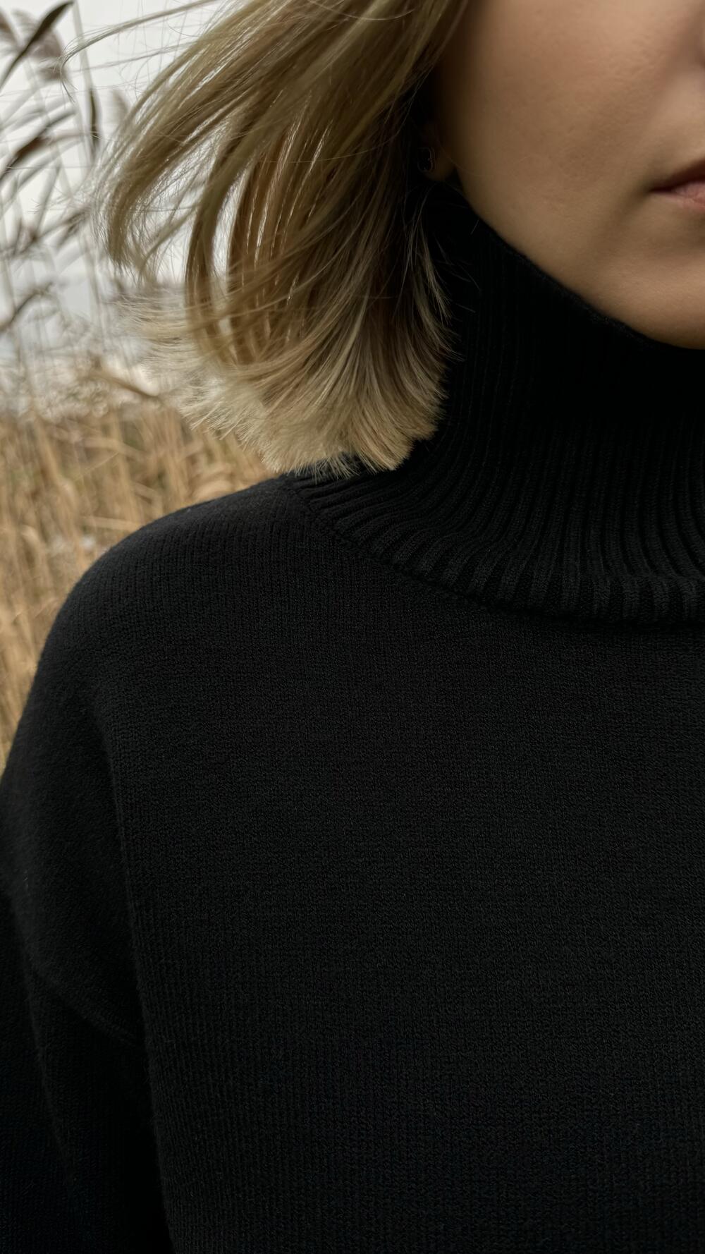 Джемпер без принту базовий, з комірцем стійка Oversize, Чорний