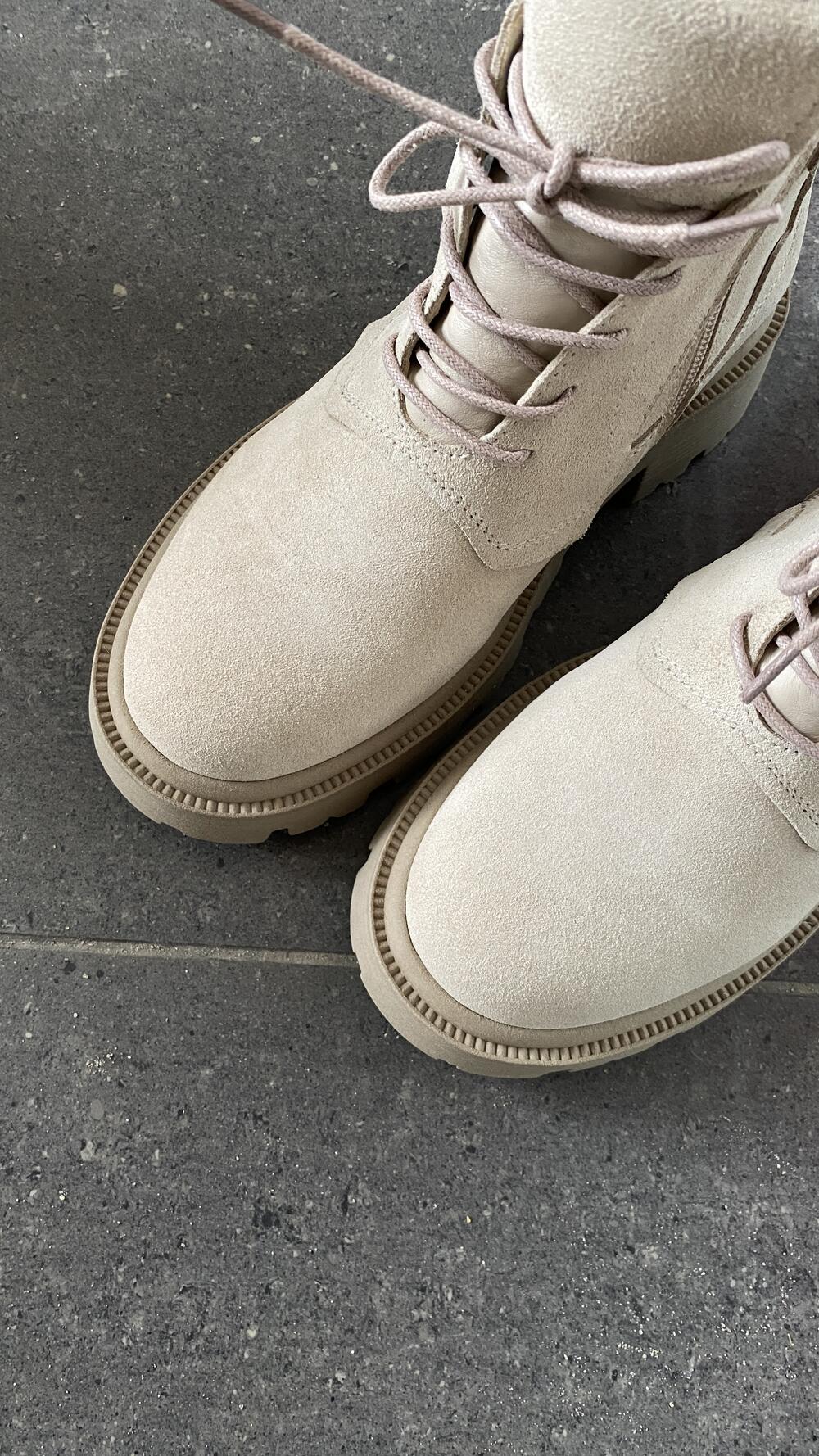 Черевики зимові з резинкою та пряжкою, замшеві 22-114-12 Barbilioni 37, Бежевий