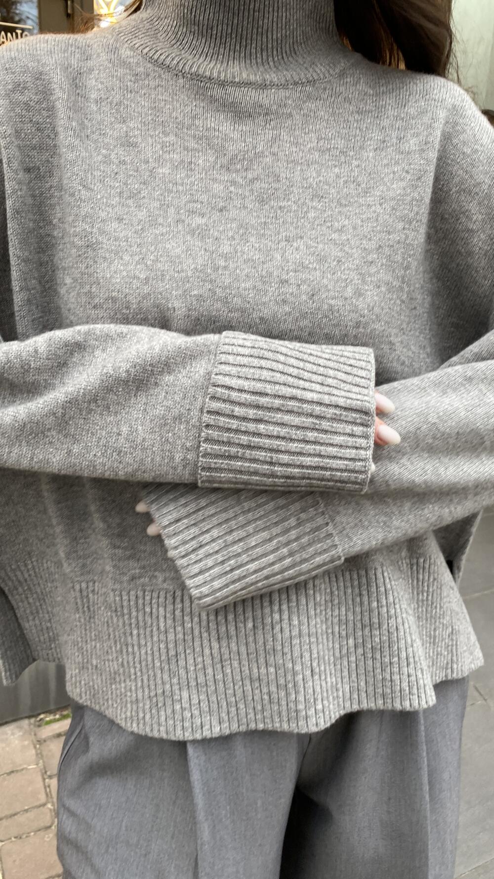 Светр кашеміровий з підворотом на рукавах та розрізом на горлі 069 Lara Oversize, Сірий