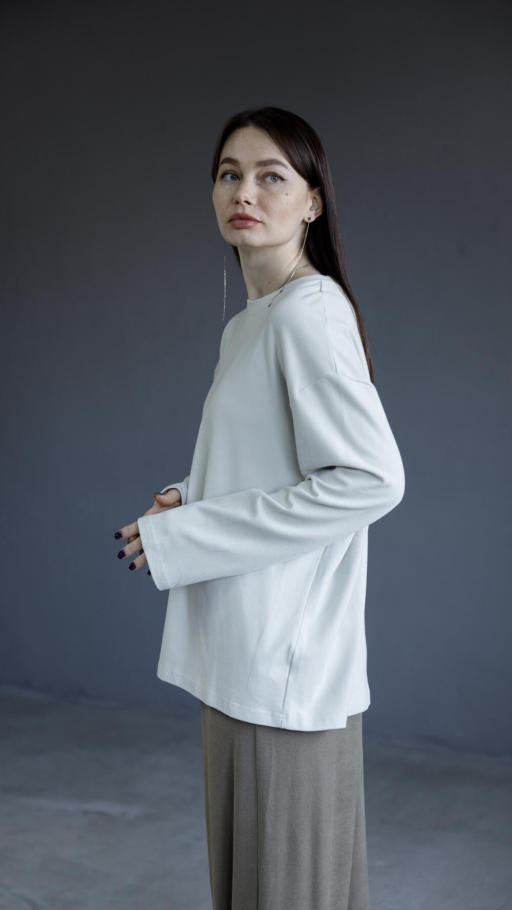 Лонгслів без принту the mind 