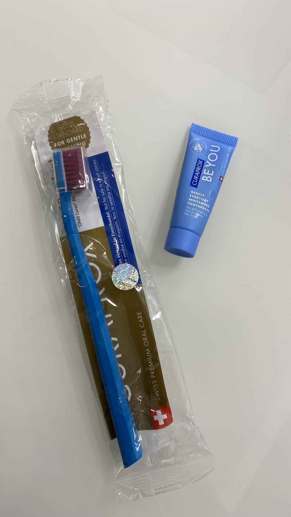 Зубна щітка бірюза з фуксією Velvet d-0,08 mm 12460 Curaprox