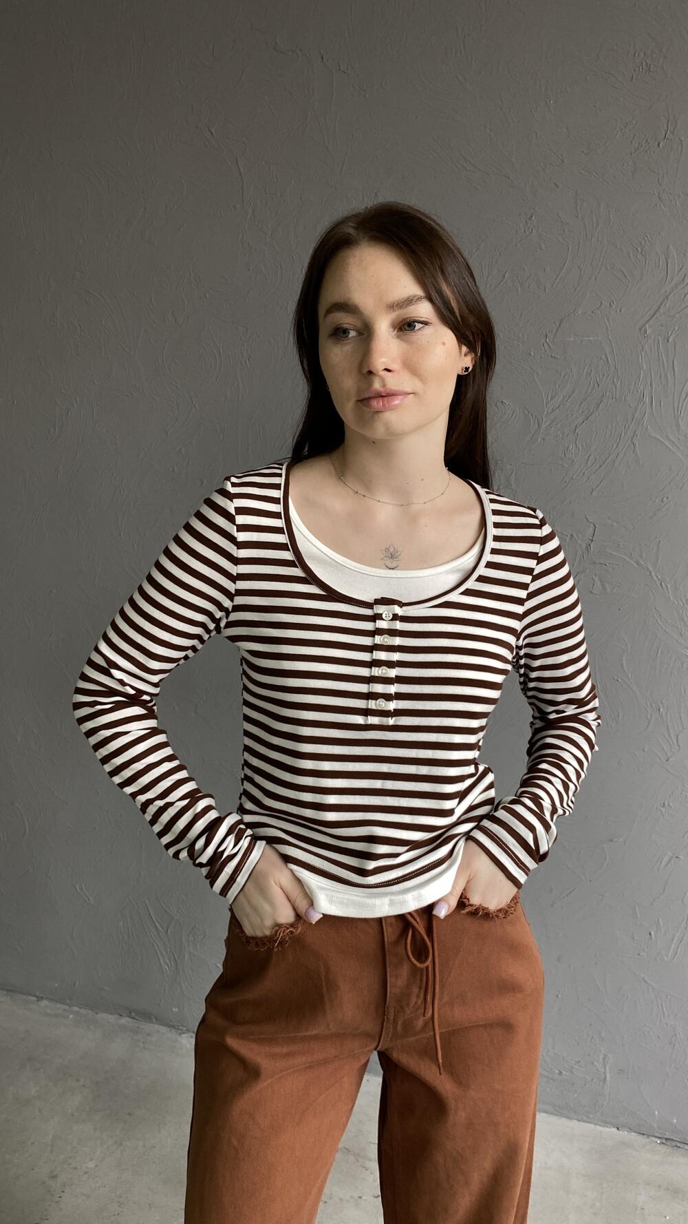 Лонгслів подвійним у смужку S/M, Шоколадний