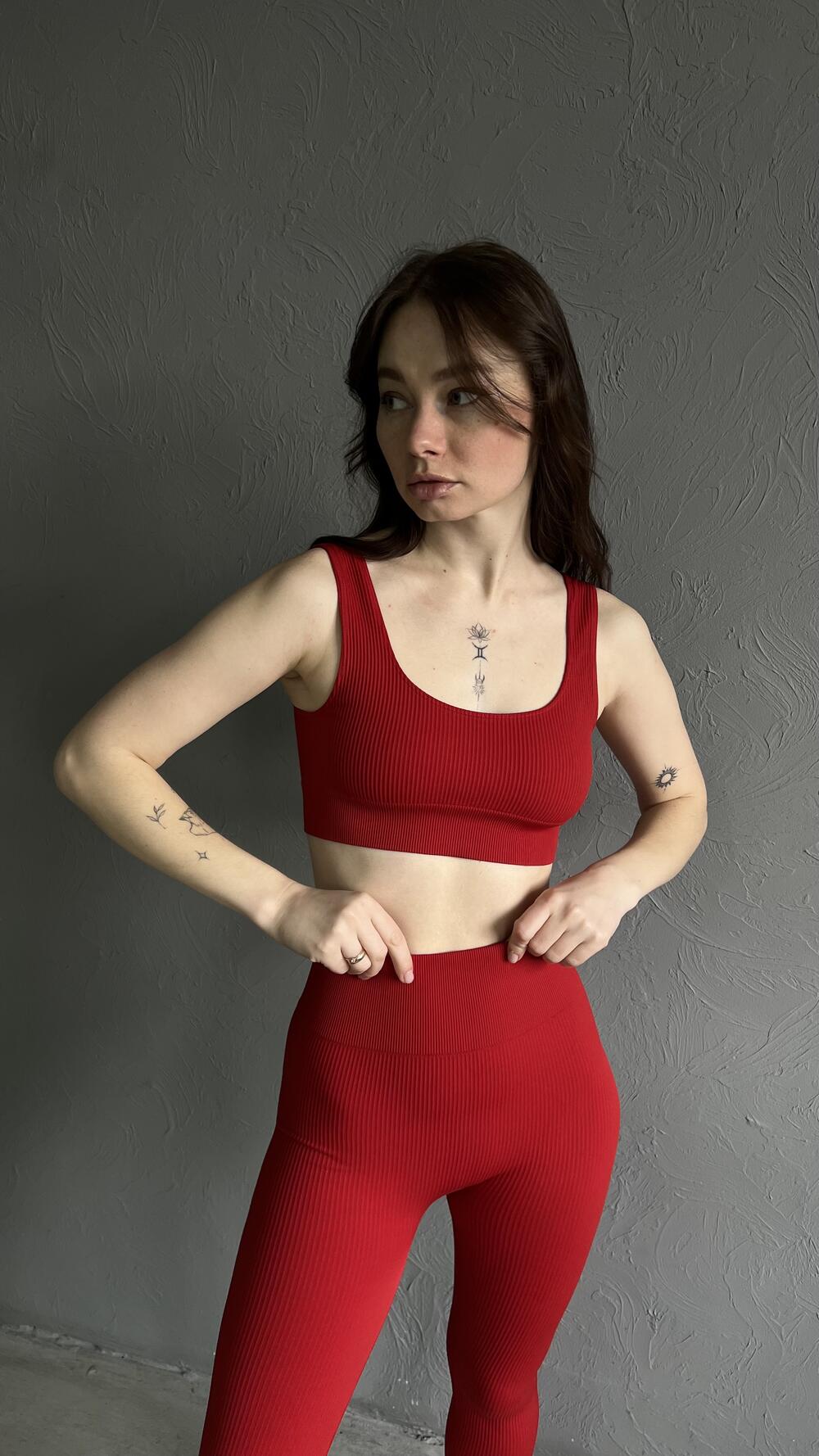 Топ у рубчик короткий made in Italy M/L, Червоний