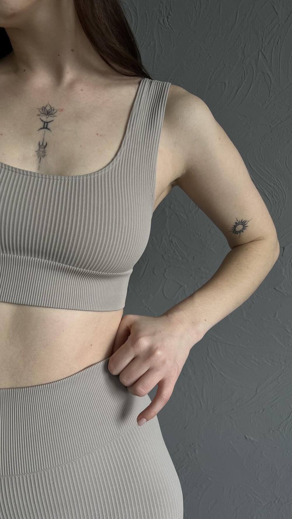 Топ у рубчик короткий made in Italy M/L, Сірий