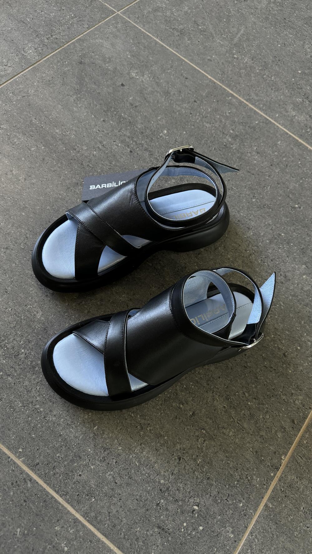 Босоніжки на масивній підошві B.16-063-11k Barbilioni 37, Чорний