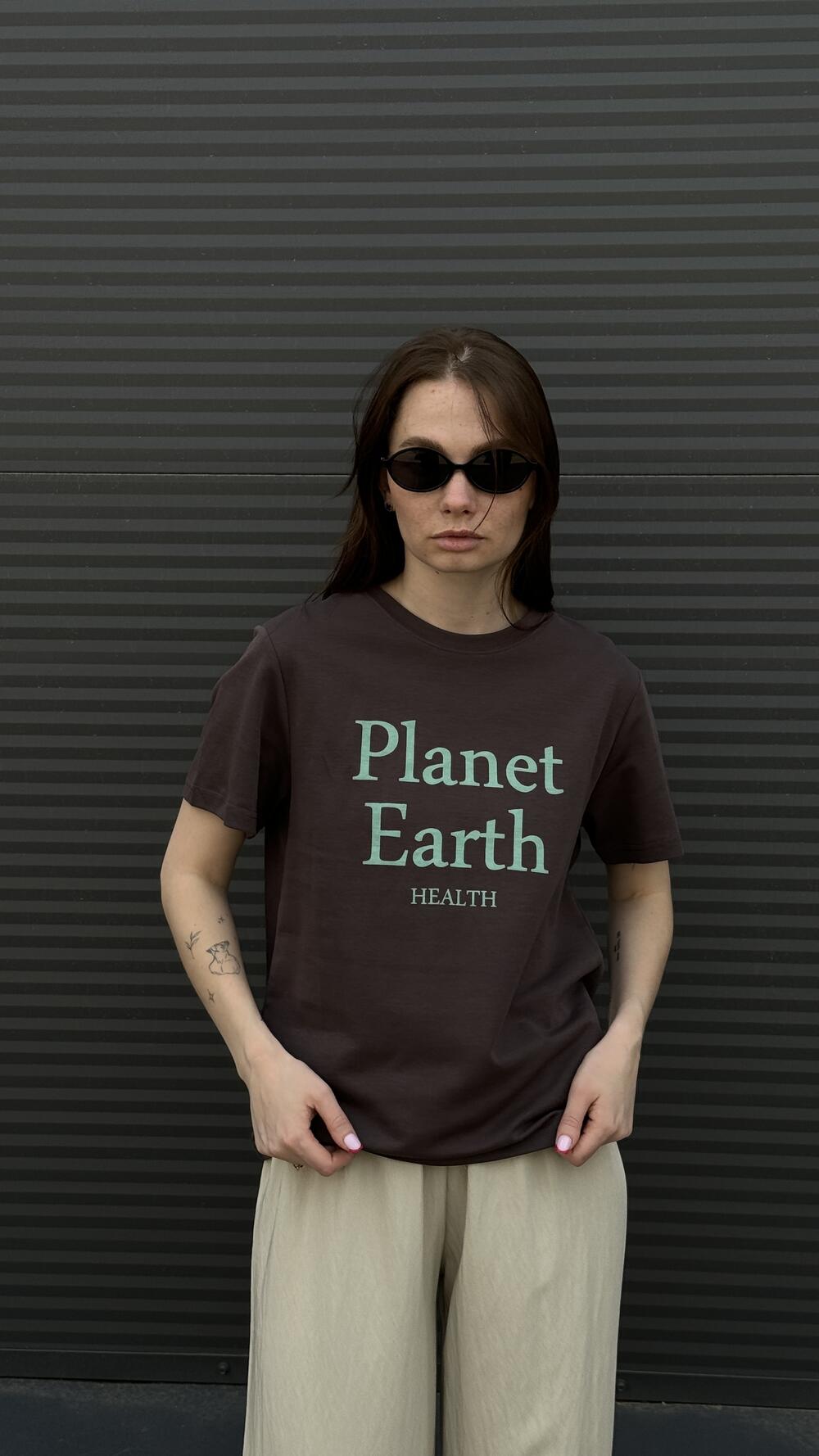 Футболка з принтом Planet S/M, Графітовий