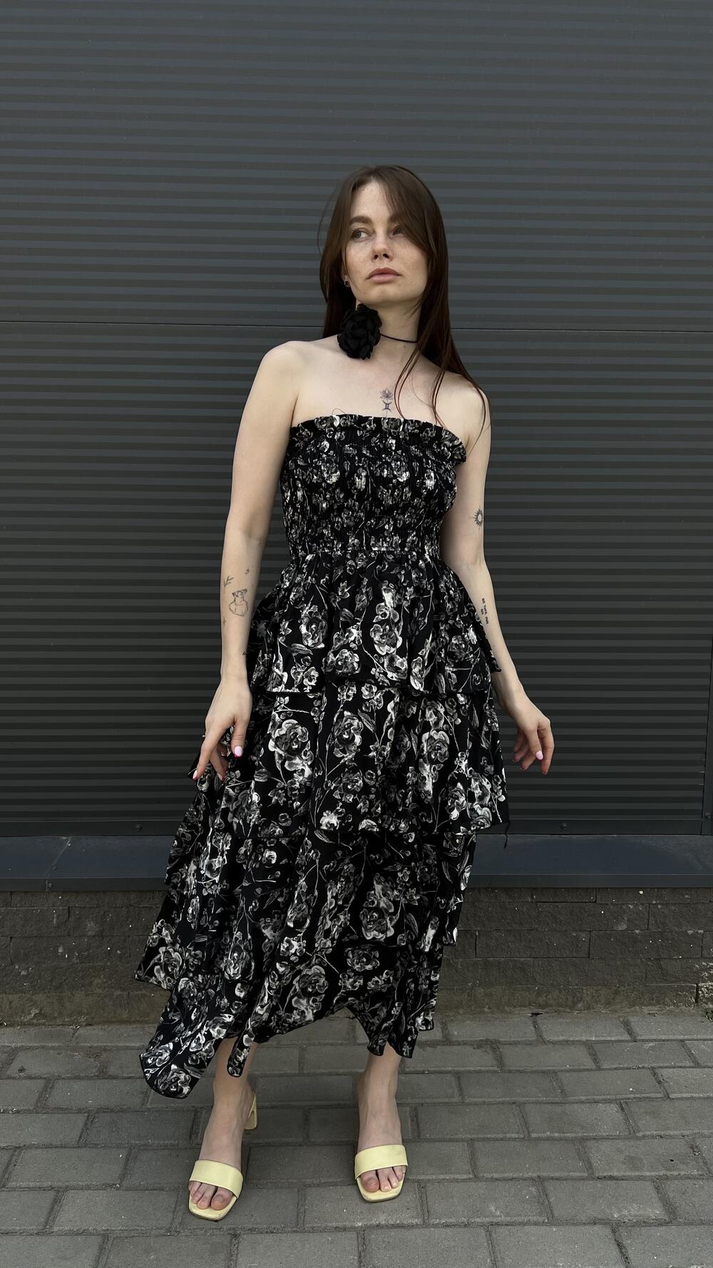 Сарафан з принтом троянди з воланами та чокером M, Чорний