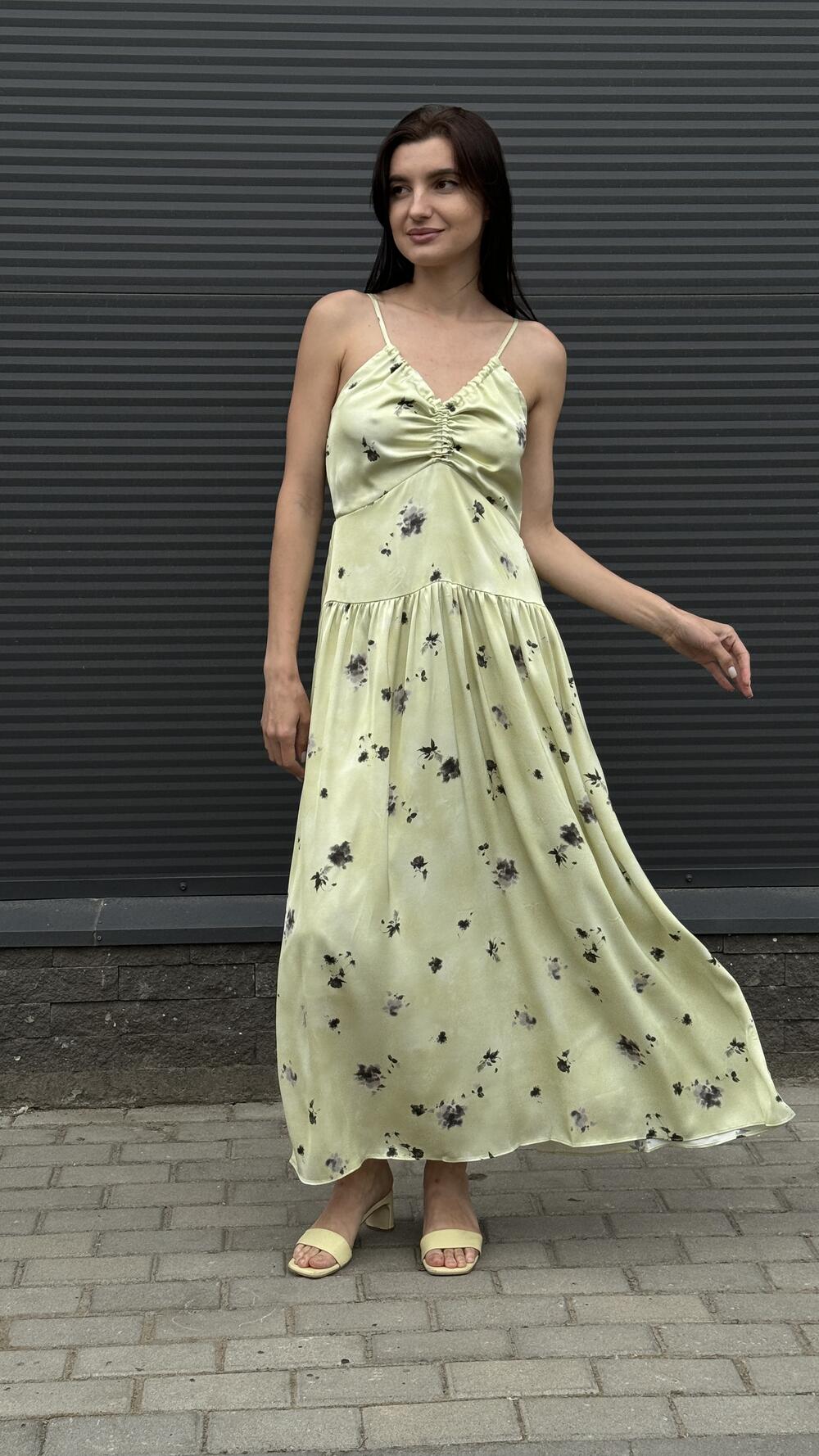 Сарафан на тонким брителях сатиновий у квіти M, Лайм