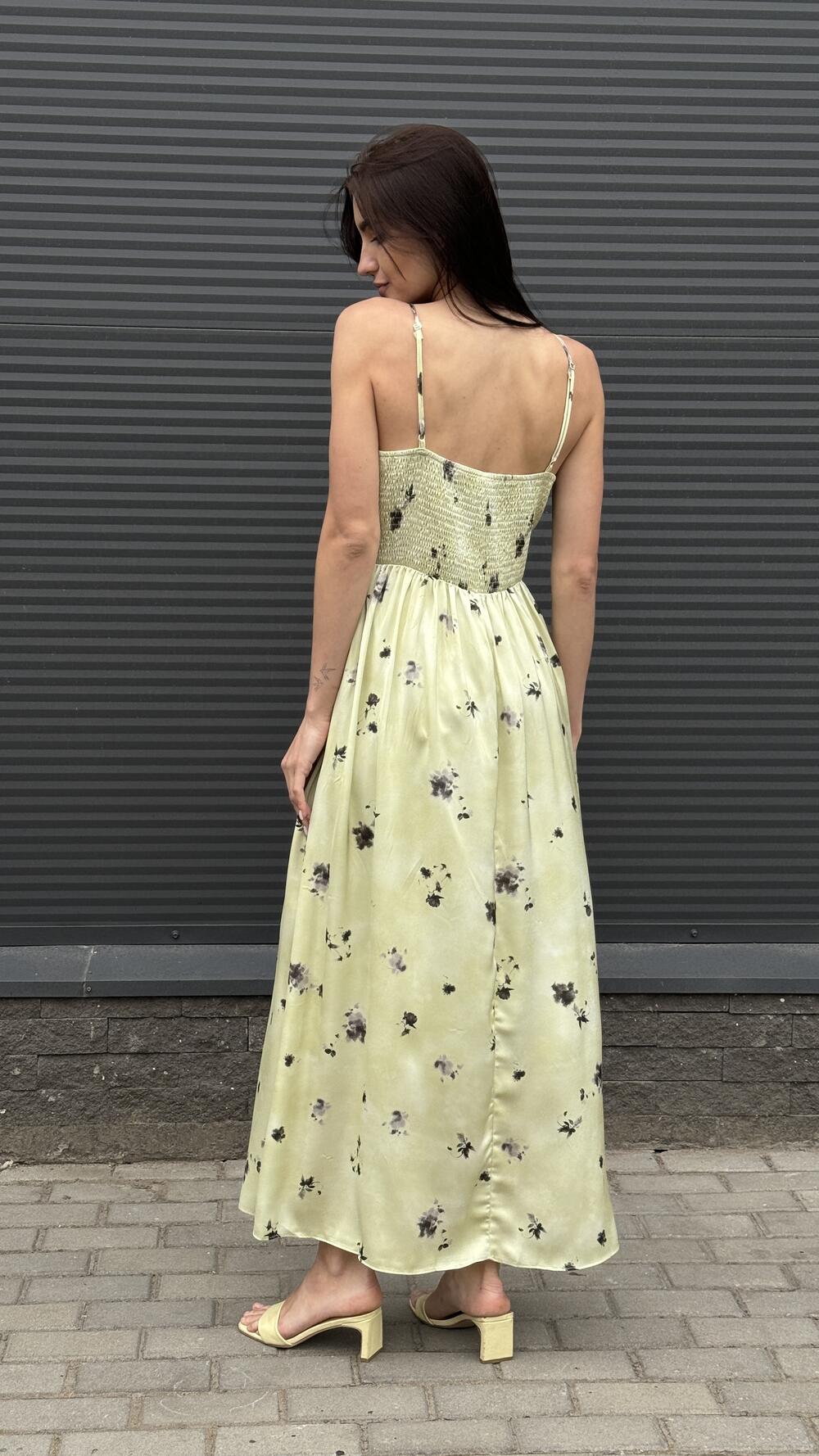 Сарафан на тонким брителях сатиновий у квіти M, Лайм