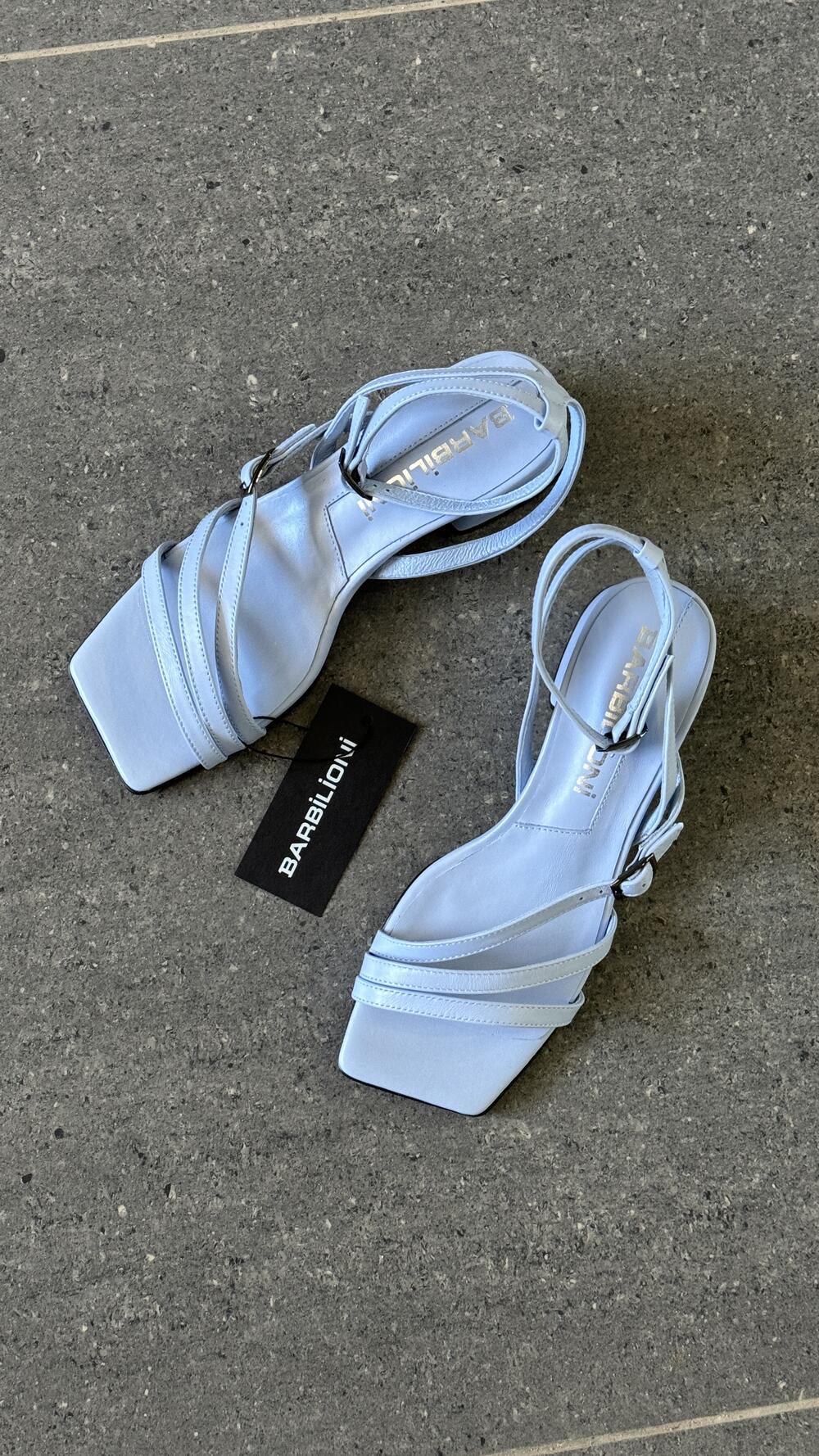 Босоніжки шкіряні на низьких підборах Barbilioni 40, Блакитний