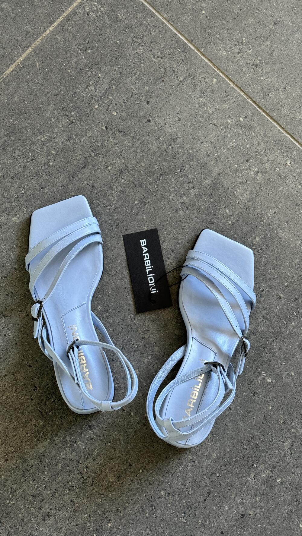 Босоніжки шкіряні на низьких підборах Barbilioni 40, Блакитний