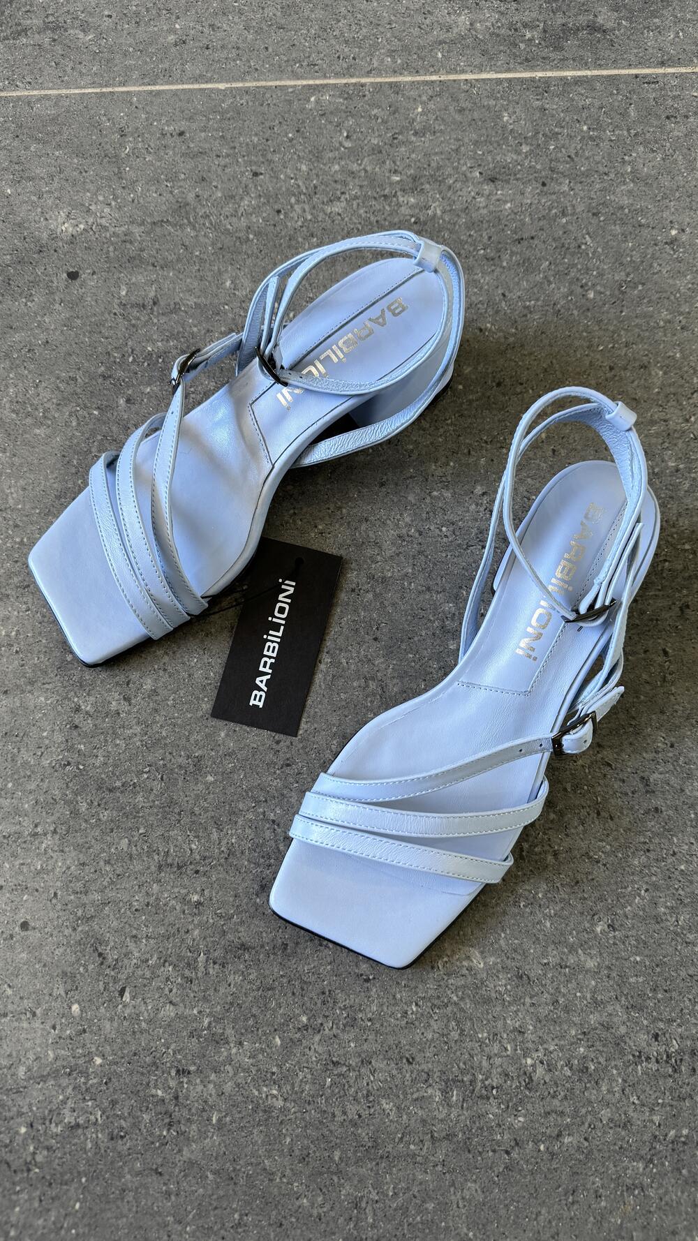 Босоніжки шкіряні на низьких підборах Barbilioni 40, Блакитний