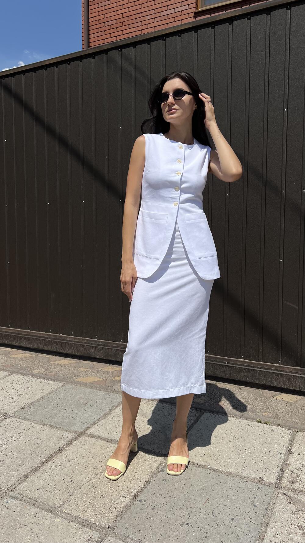 Костюм з подовженим жилетом та спідничкою Efil 