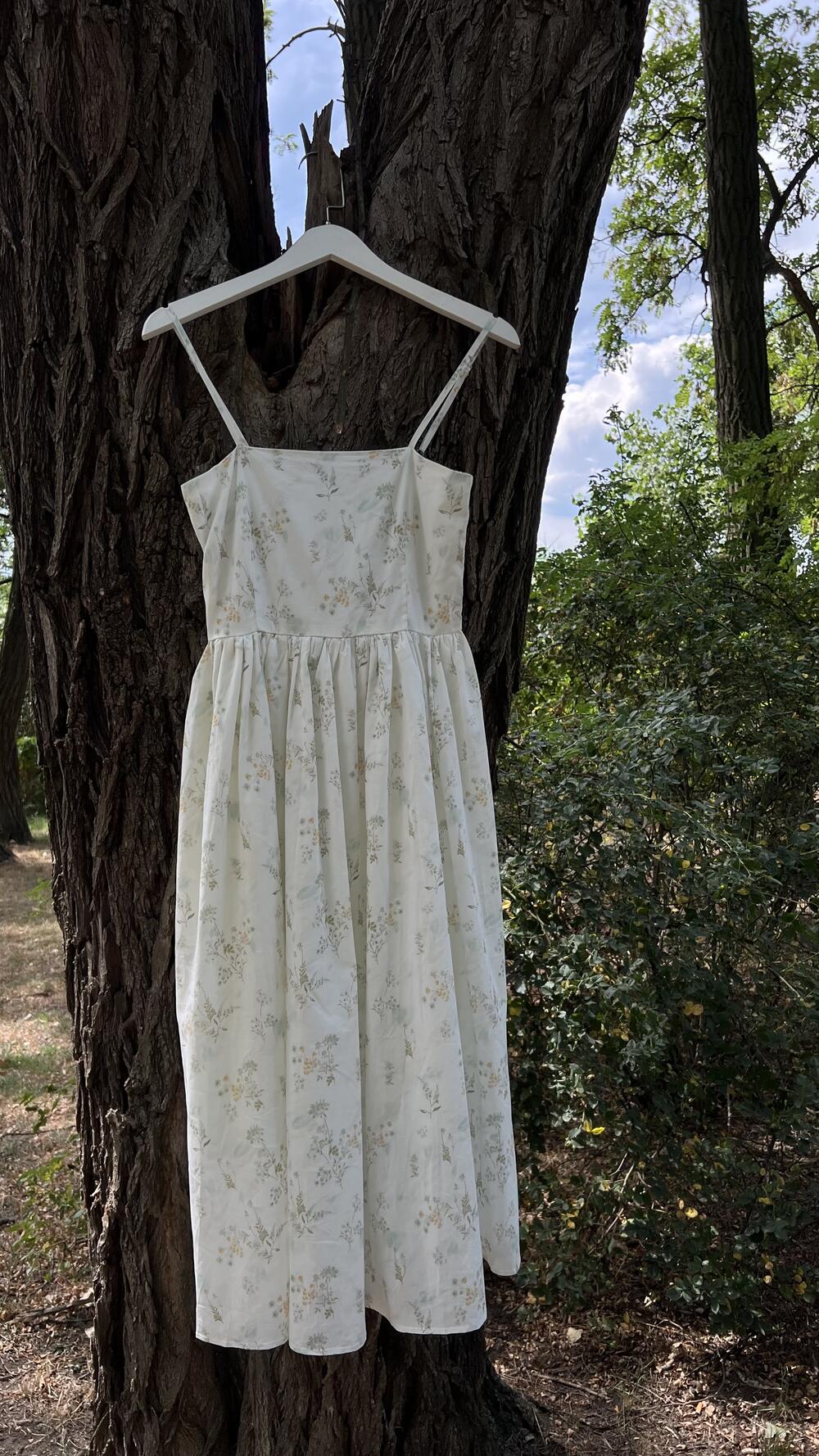 Сарафан на тонких брителях з принтом квіти S/M, Молочний