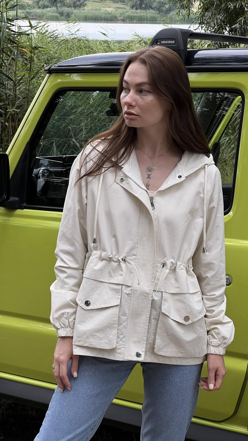 Вітровка з капюшоном, та куліскою S/M, Кремовий