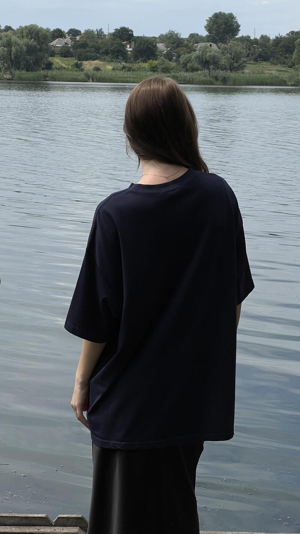 Футболка подовжена з портретом на грудях Oversize, Синій