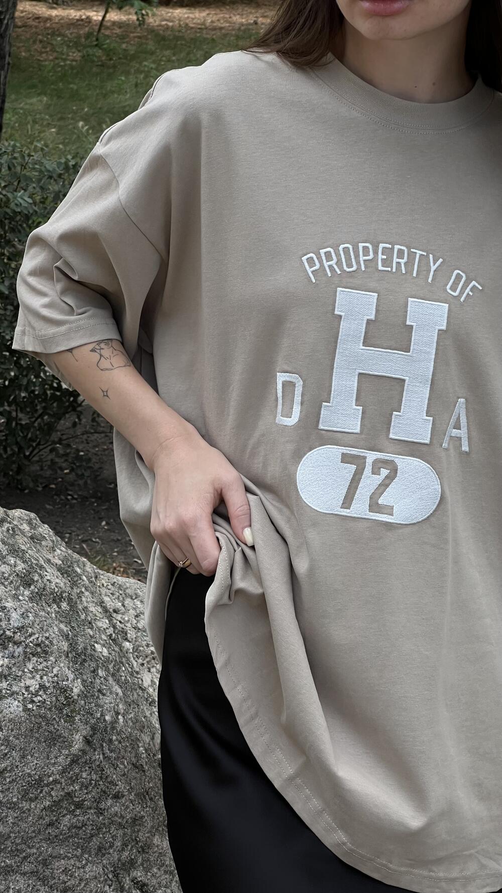 Футболка з нашивкою H 72 Oversize, Бежевий