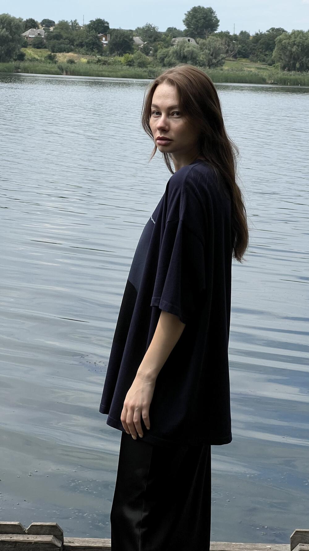 Футболка подовжена з портретом на грудях Oversize, Синій