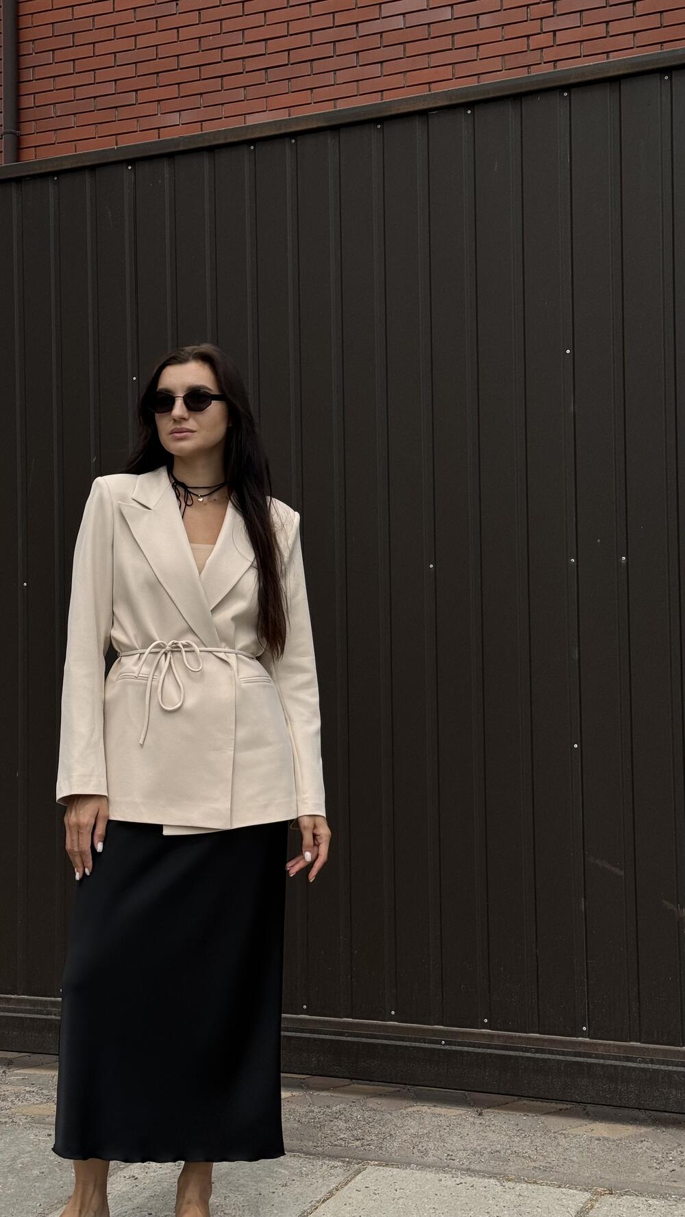 Піджак класичний з тканинним паском Myd L, Бежевий