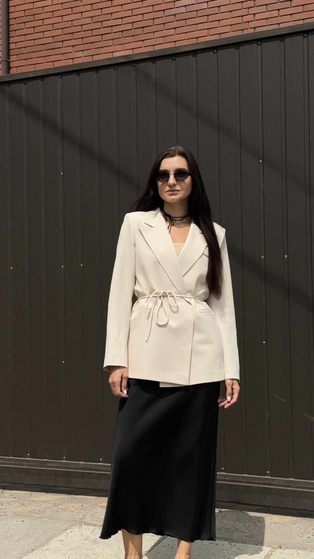 Піджак класичний з тканинним паском Myd L, Бежевий