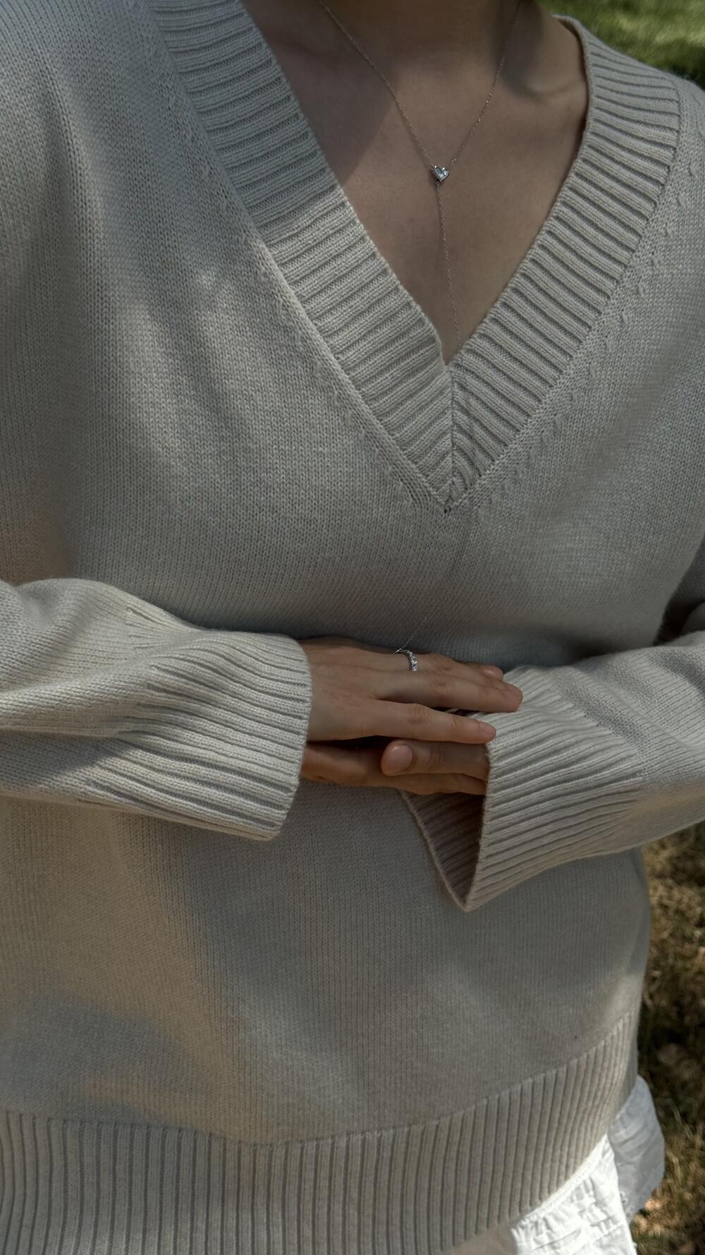 Джемпер з v вирізом, гладенький Un7025 Lara made in Italy M/L, Пісочний