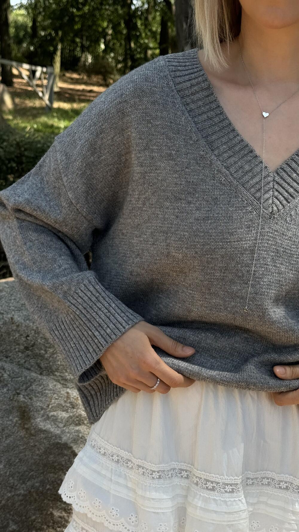 Джемпер з v вирізом, гладенький Un7025 Lara made in Italy M/L, Сірий