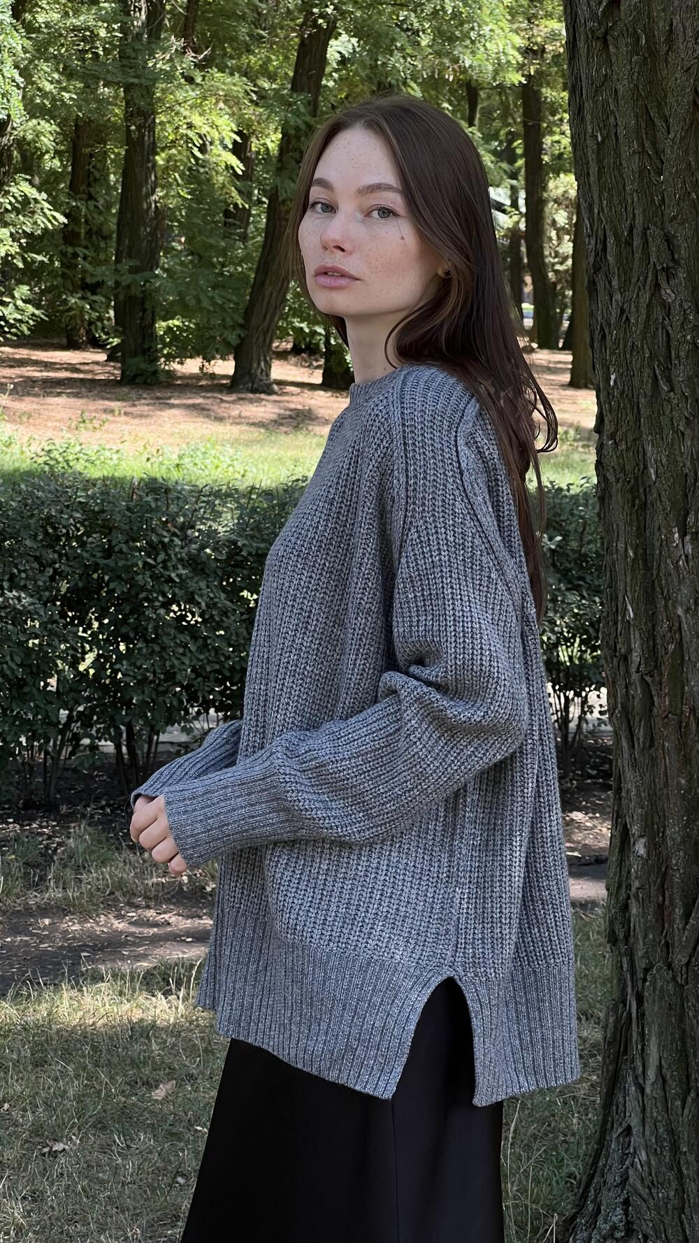 Светр з швами назовні з розрізами збоку Un7039 Lara S/M, Графітовий