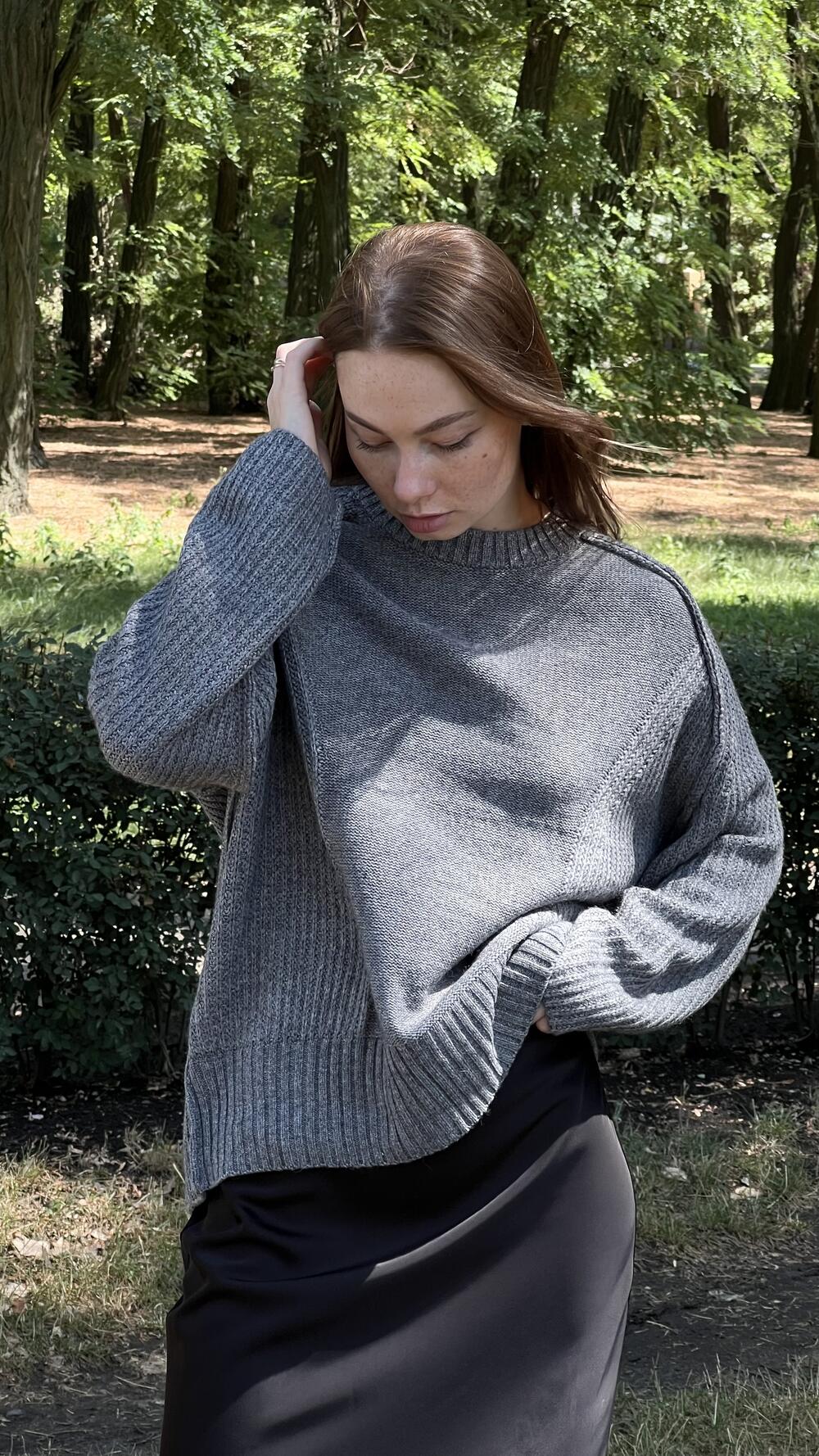 Светр з швом назовні у формі кокона Un7038 Lara S/M, Графітовий