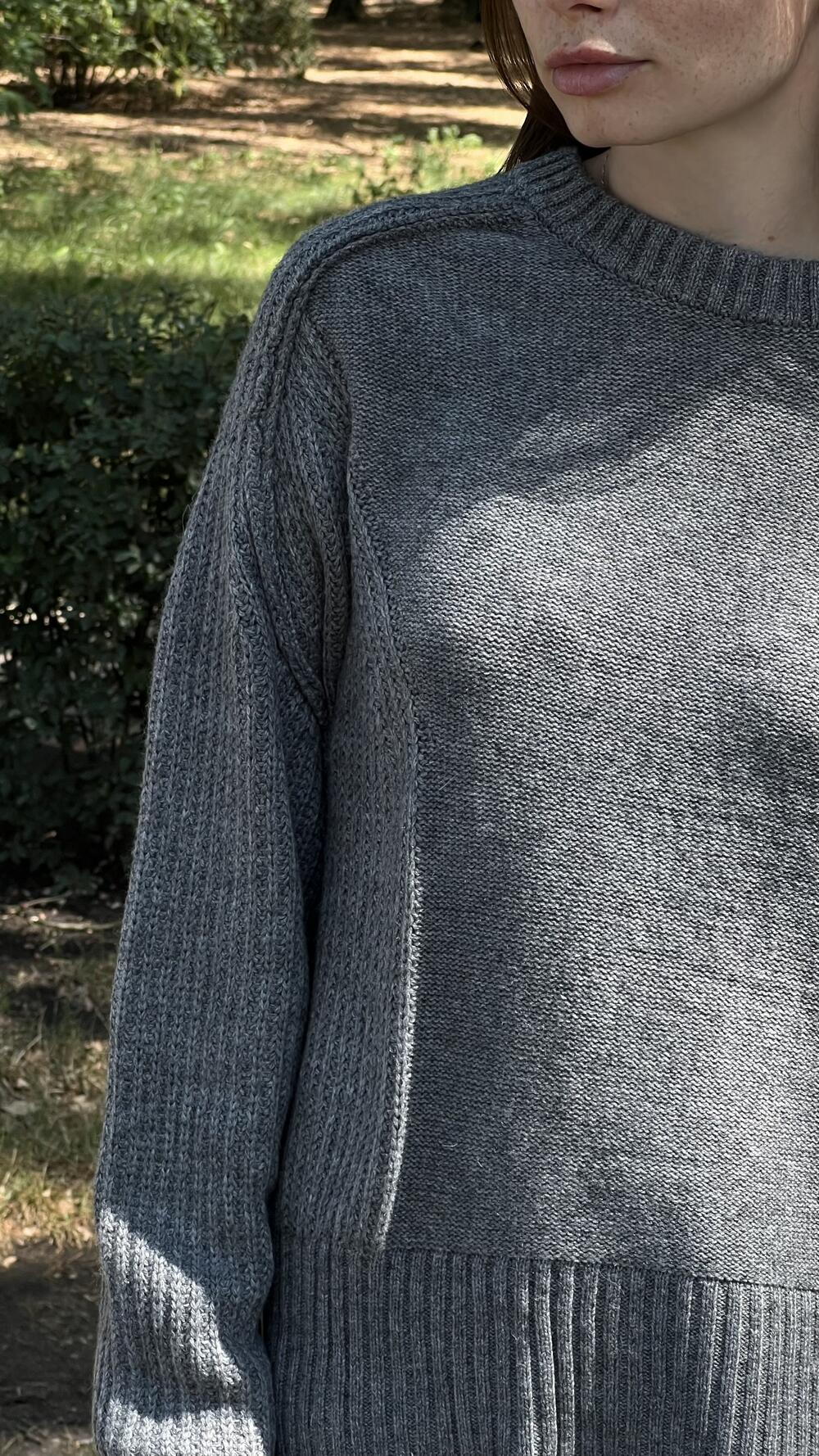 Светр з швом назовні у формі кокона Un7038 Lara M/L, Графітовий