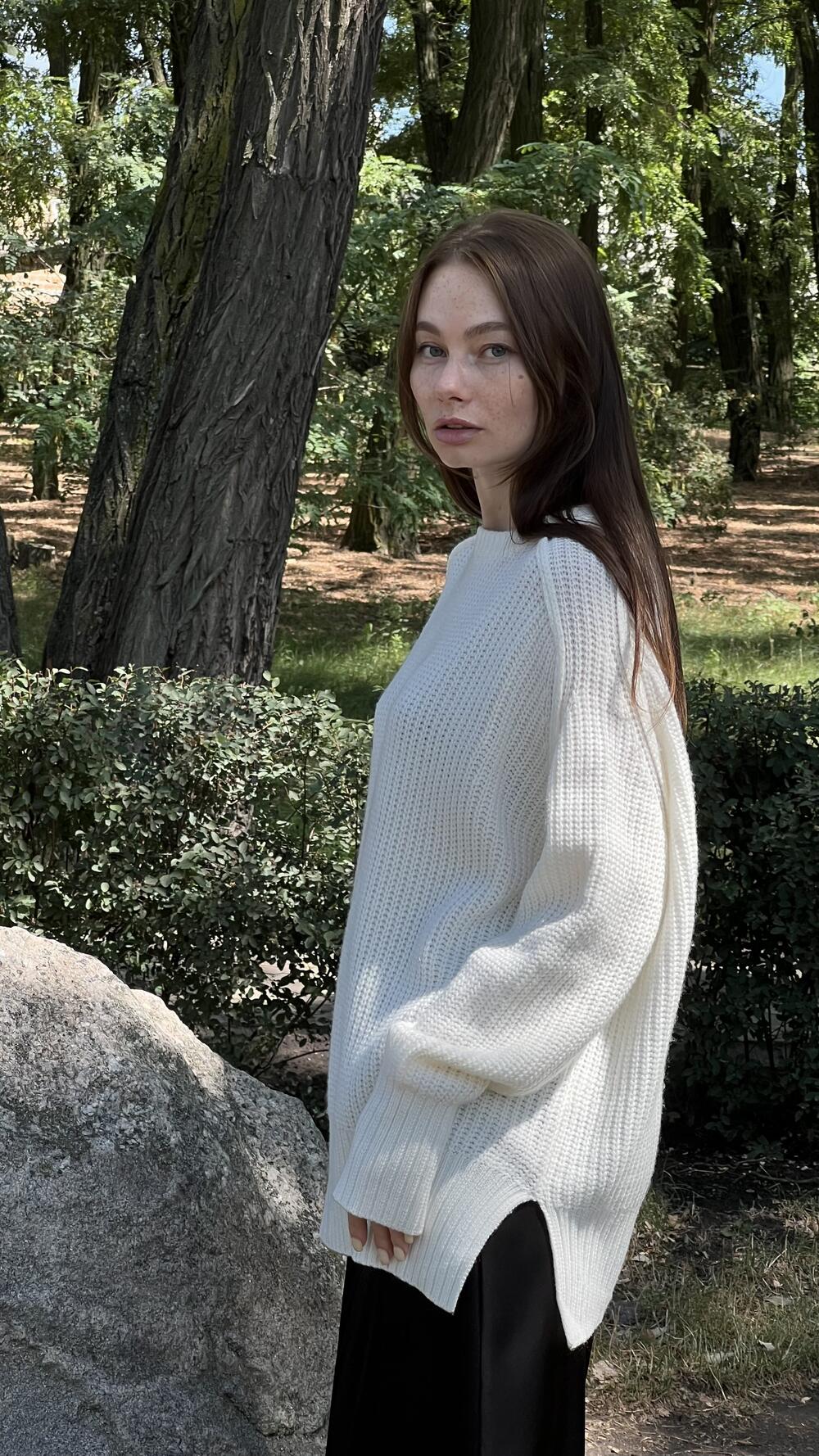 Светр з швами назовні з розрізами збоку Un7039 Lara S/M, Молочний